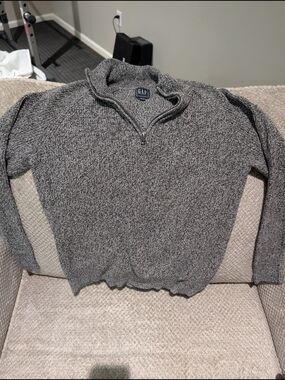 GAP Men's Zip Mock Neck Sweater in Charcoal Heather